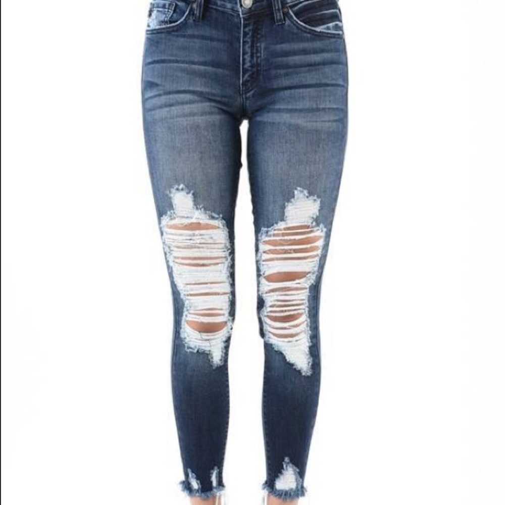 LAST PAIR SIZE 25 💥💥KanCan Distressed Jeans
